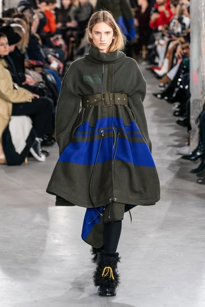 Look 25